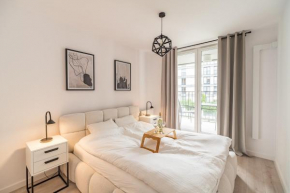 Grzegórzki Apt - Balcony, AC, Shops&Tram nearby - by Rentujemy